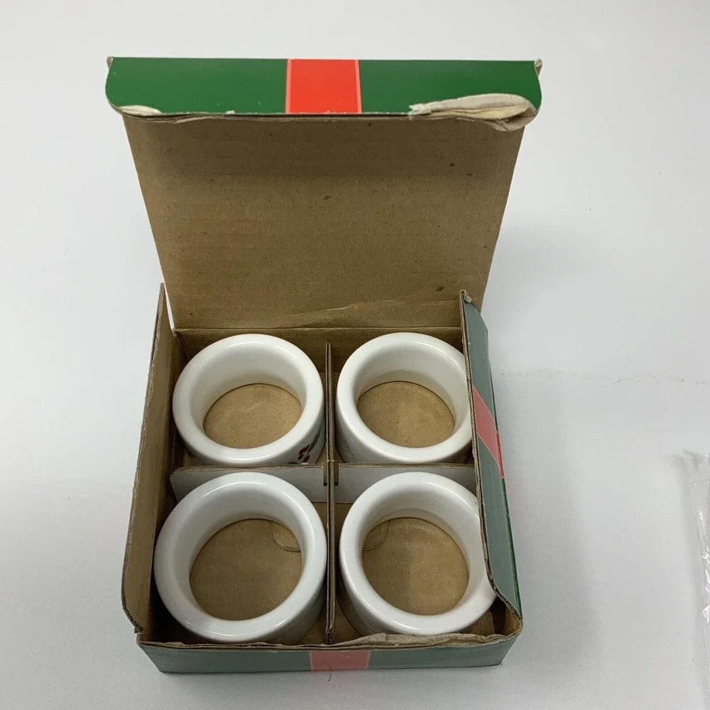 Vintage Christmas Napkin Ring‎ Set (4) Holly Red Berry Porcelain Japan W/Box